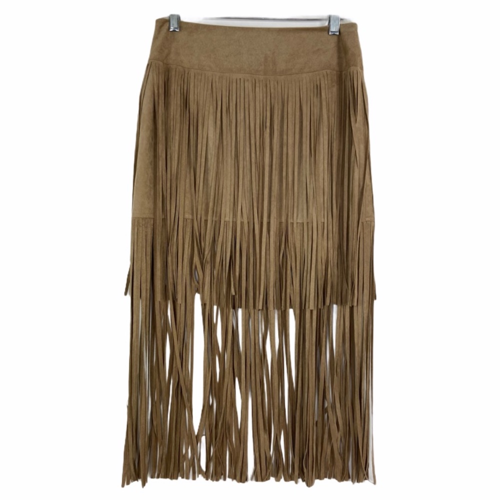 Hot and delicious faux suede tan fringe skirt. M